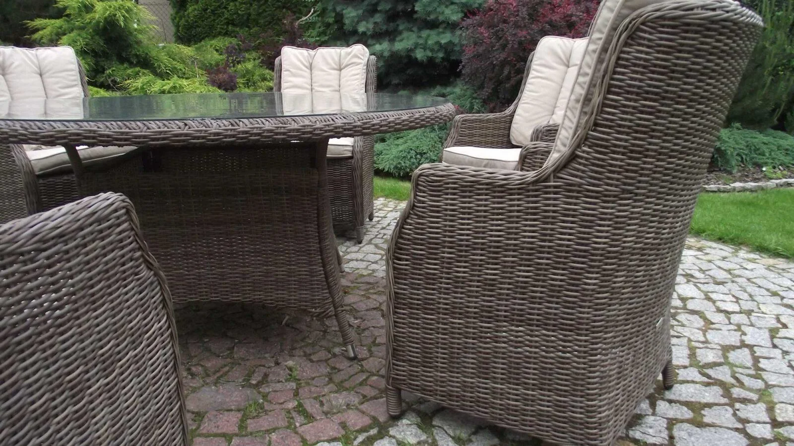 Stół ogrodowy okrągły 160cm z fotelami rattanowymi — meble tarasowe brązowe