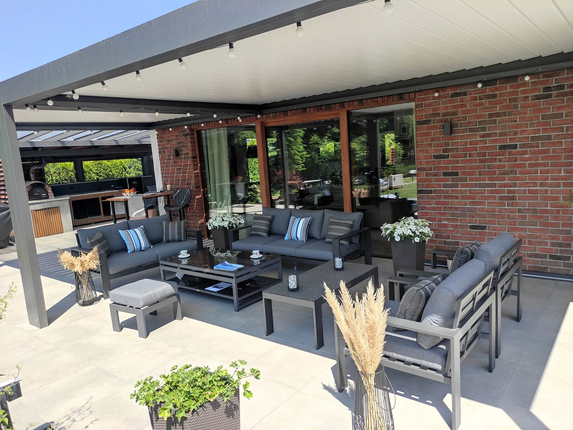 RAGNAR PREMIUM — narożnik z bliska