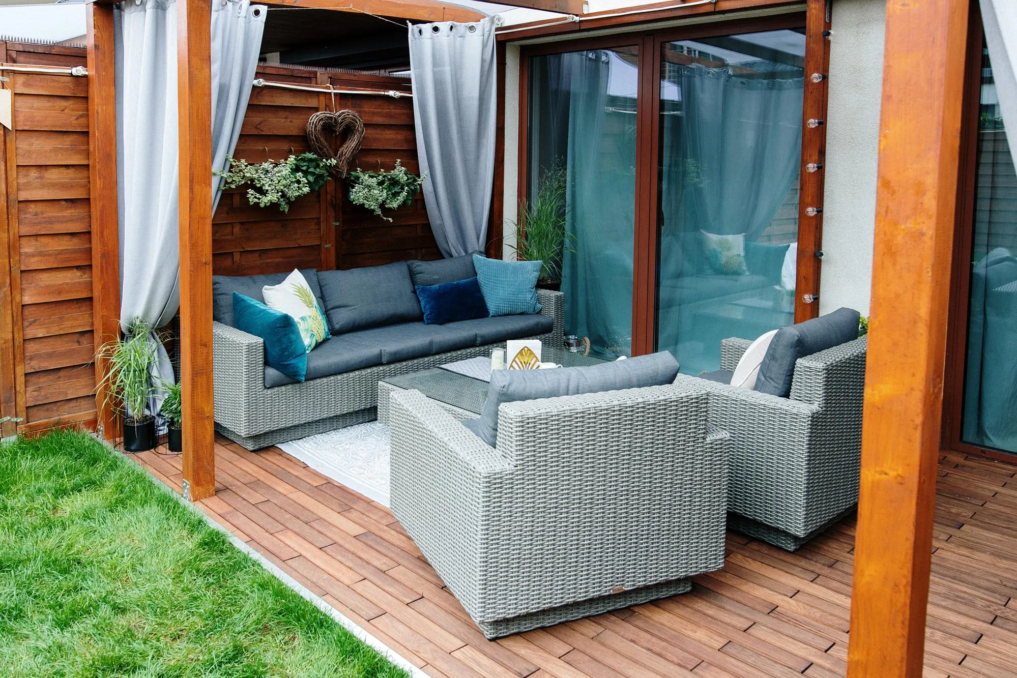 CAMPANIA szary — zestaw technorattan na ogrodzie