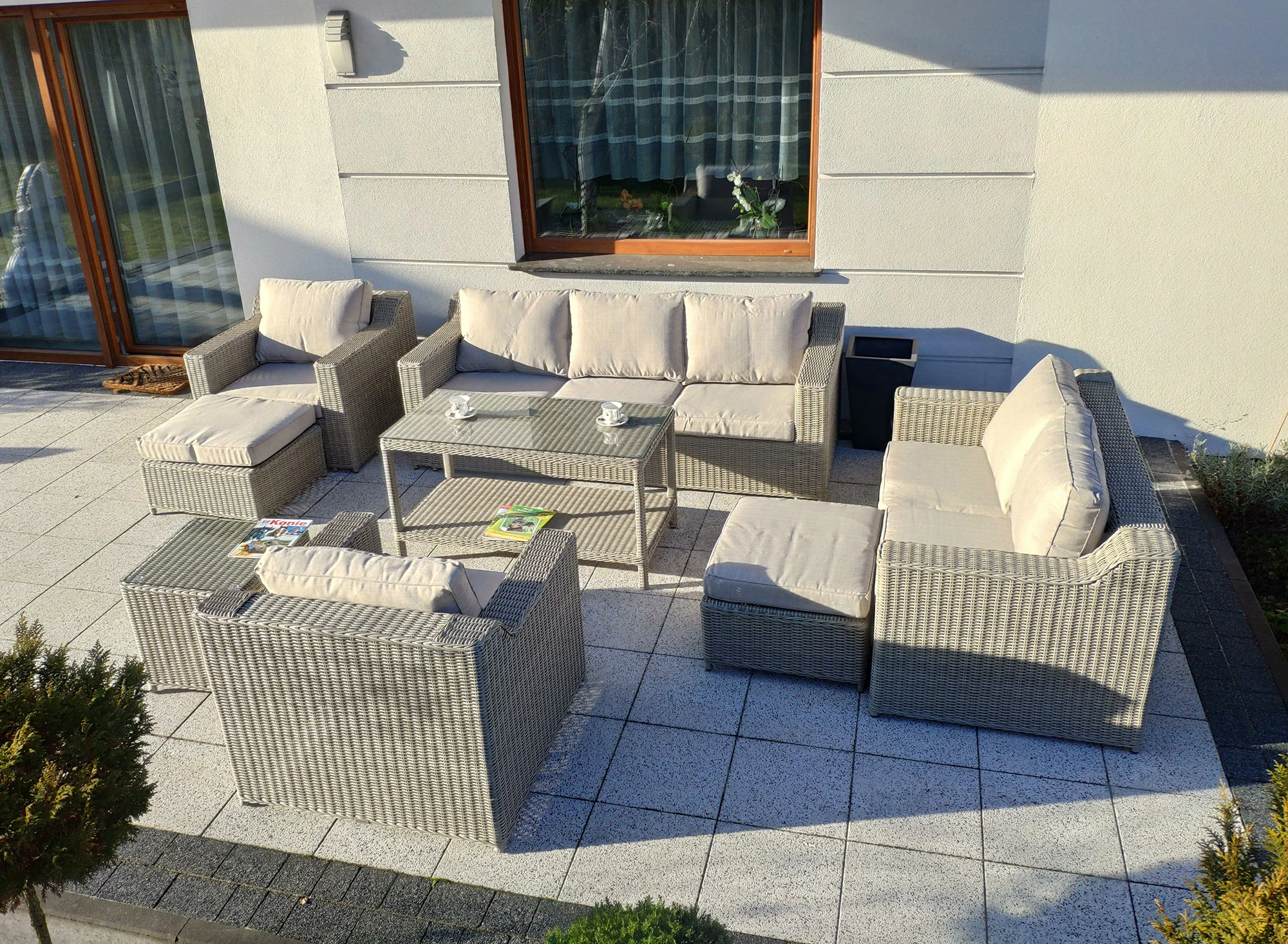 LEVANTE BIG — fotel ogrodowy z podnóżkiem, detal zestawu na taras