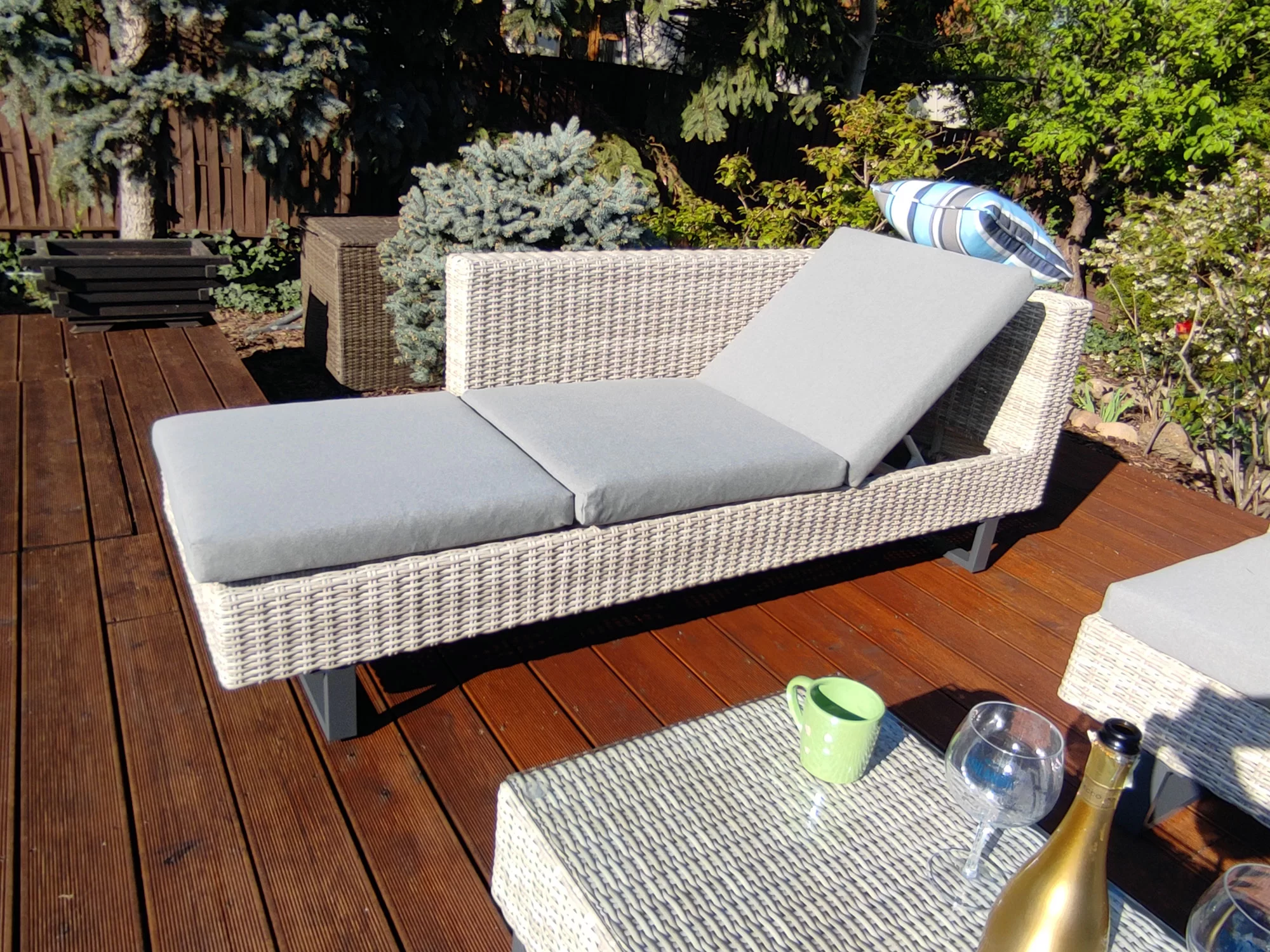 Narożnik PINETO jasno-szary — widok produktowy na białym tle, konfiguracja standardowa