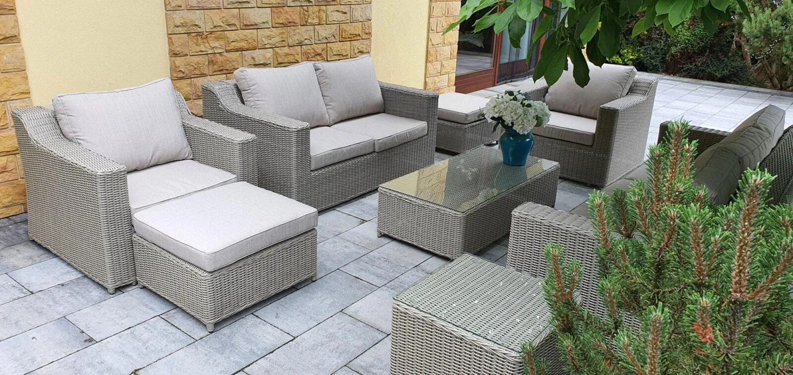 Duży zestaw LEVANTE BIG ecru na tarasie