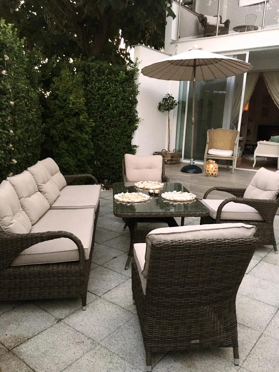 Meble POSEJDON brązowy mat — realizacja na tarasie Klienta